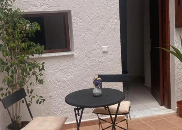 Isola 2 * Rhodes City